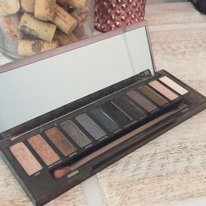 Like New Urban Decay Naked Smoky Palette